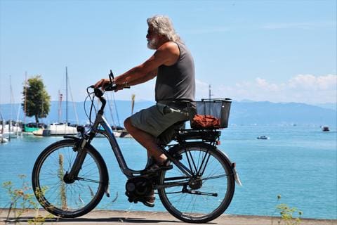 homme à vélo